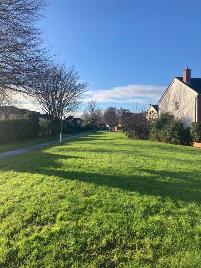 Villa Entire Terraced Two Story Redbrick House With Parking In Secluded Cul De Sac à Dublin Extérieur photo