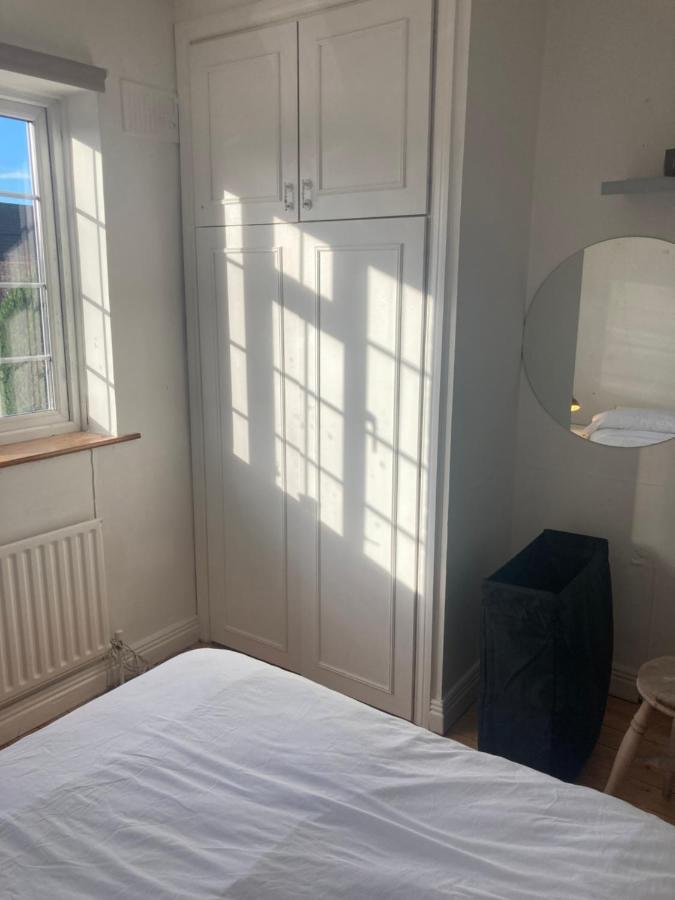 Villa Entire Terraced Two Story Redbrick House With Parking In Secluded Cul De Sac à Dublin Extérieur photo