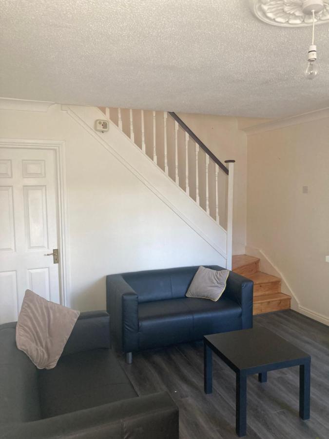 Villa Entire Terraced Two Story Redbrick House With Parking In Secluded Cul De Sac à Dublin Extérieur photo