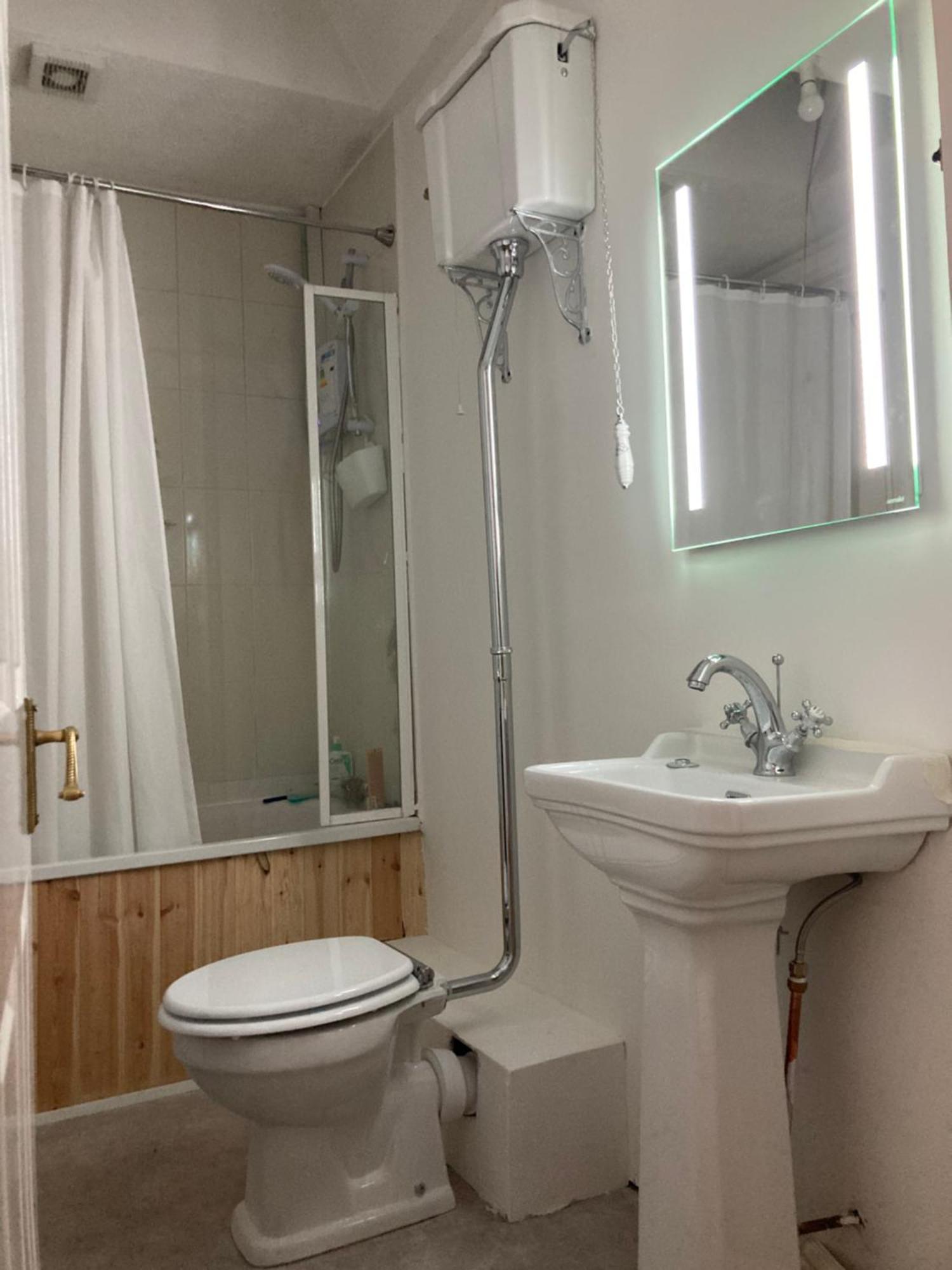 Villa Entire Terraced Two Story Redbrick House With Parking In Secluded Cul De Sac à Dublin Extérieur photo